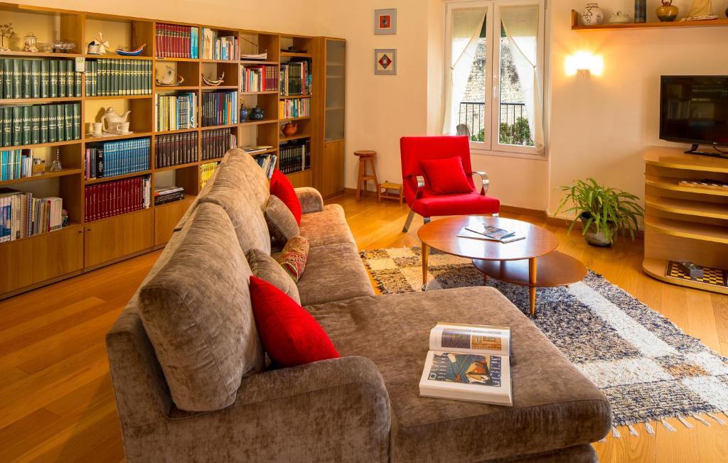 Apartamento Athenou Gerona